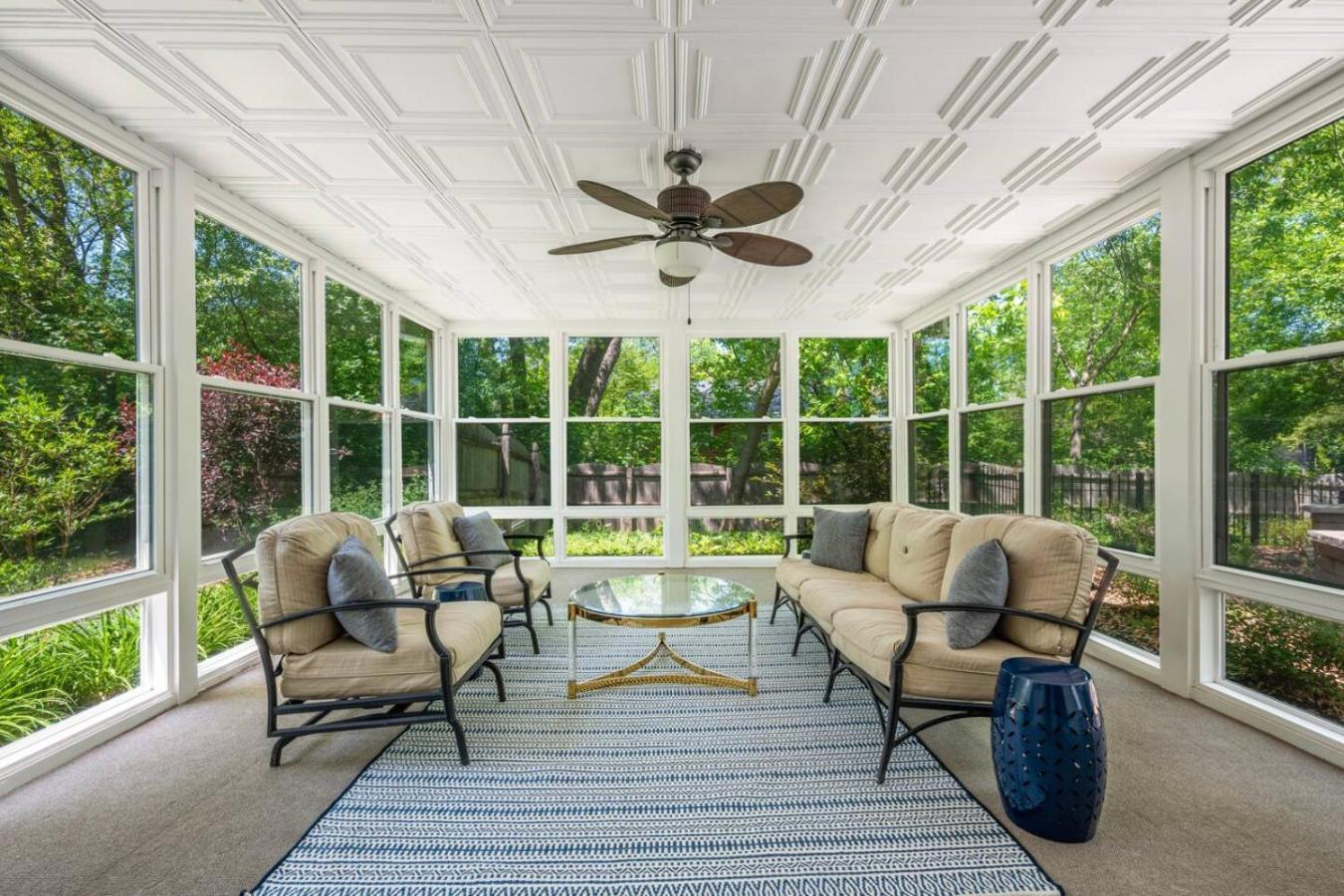 Spacious, Luxury Renovated Home With 4 Kings, Firepit Glen Ellyn Exterior foto